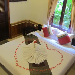 golden-lotus-guest-house.hotelsluangprabang.com/